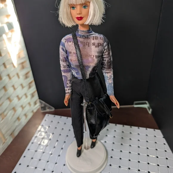 Vintage 1999 Pilot Barbie Custom Restyled To Cool City Girl - Picture 7 of 10